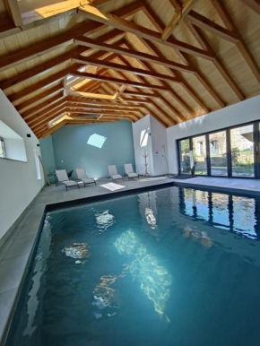 Gîte avec piscine intérieure